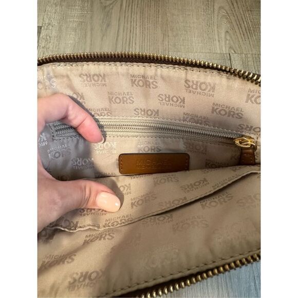 Michael Kors Brown Signature Canvas & Leather Crossbody Shoulder Bag - Picture 11 of 11